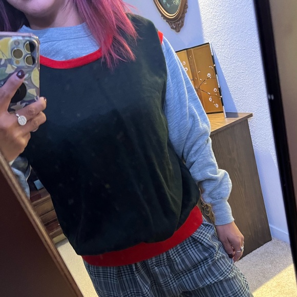 Black running sweater - Picture 4 of 9